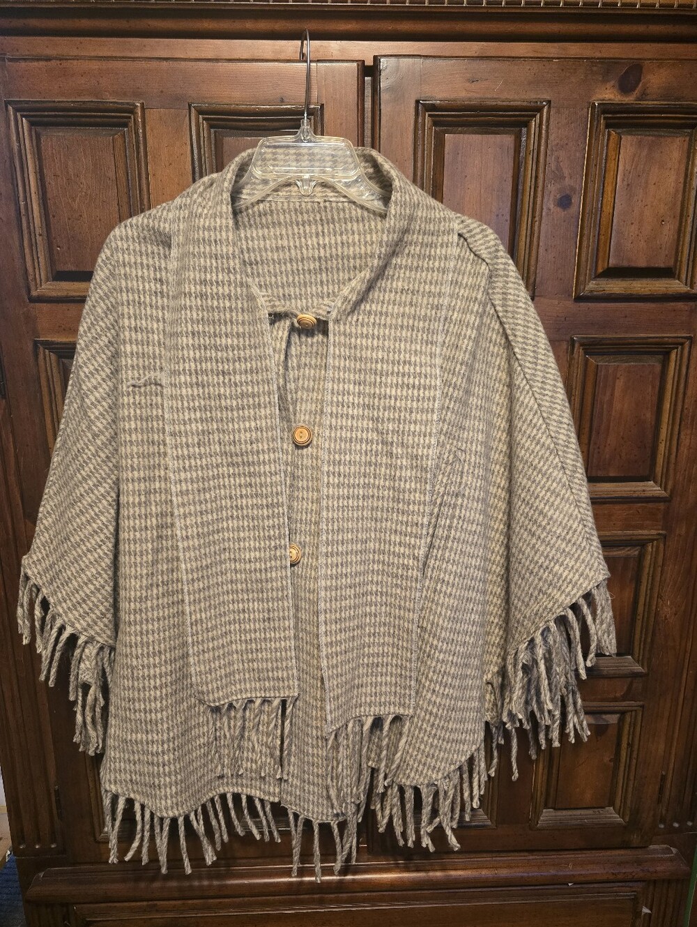 Women's Gray Houndstooth Wool Cape Poncho Collared Fringe Button Front One Size